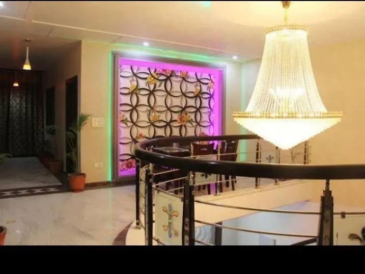 Hotel Queen Palace Agra